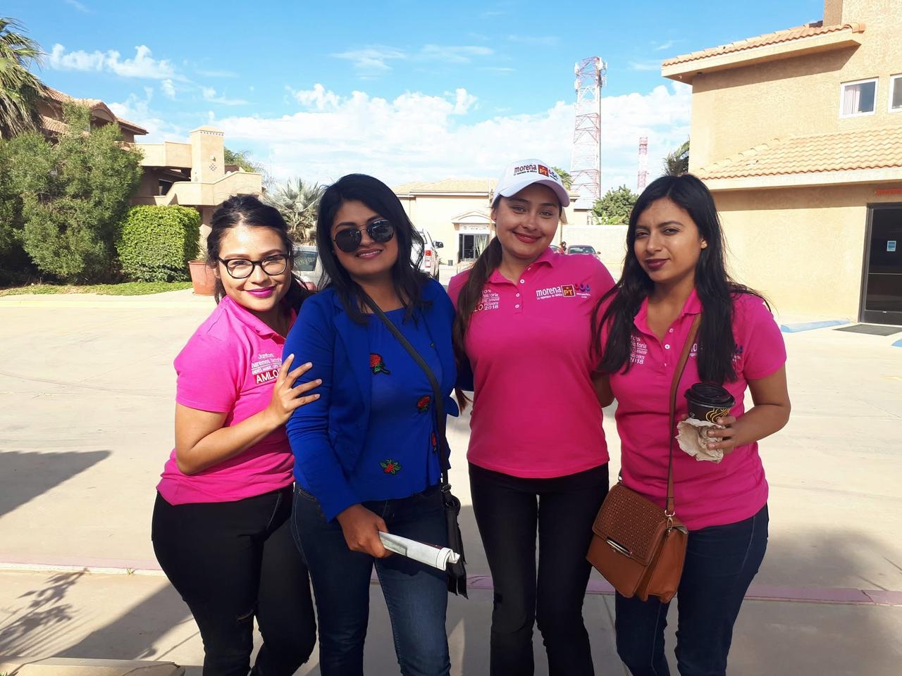 Compañeras de Morena y PT en jornada de campaña 2018.