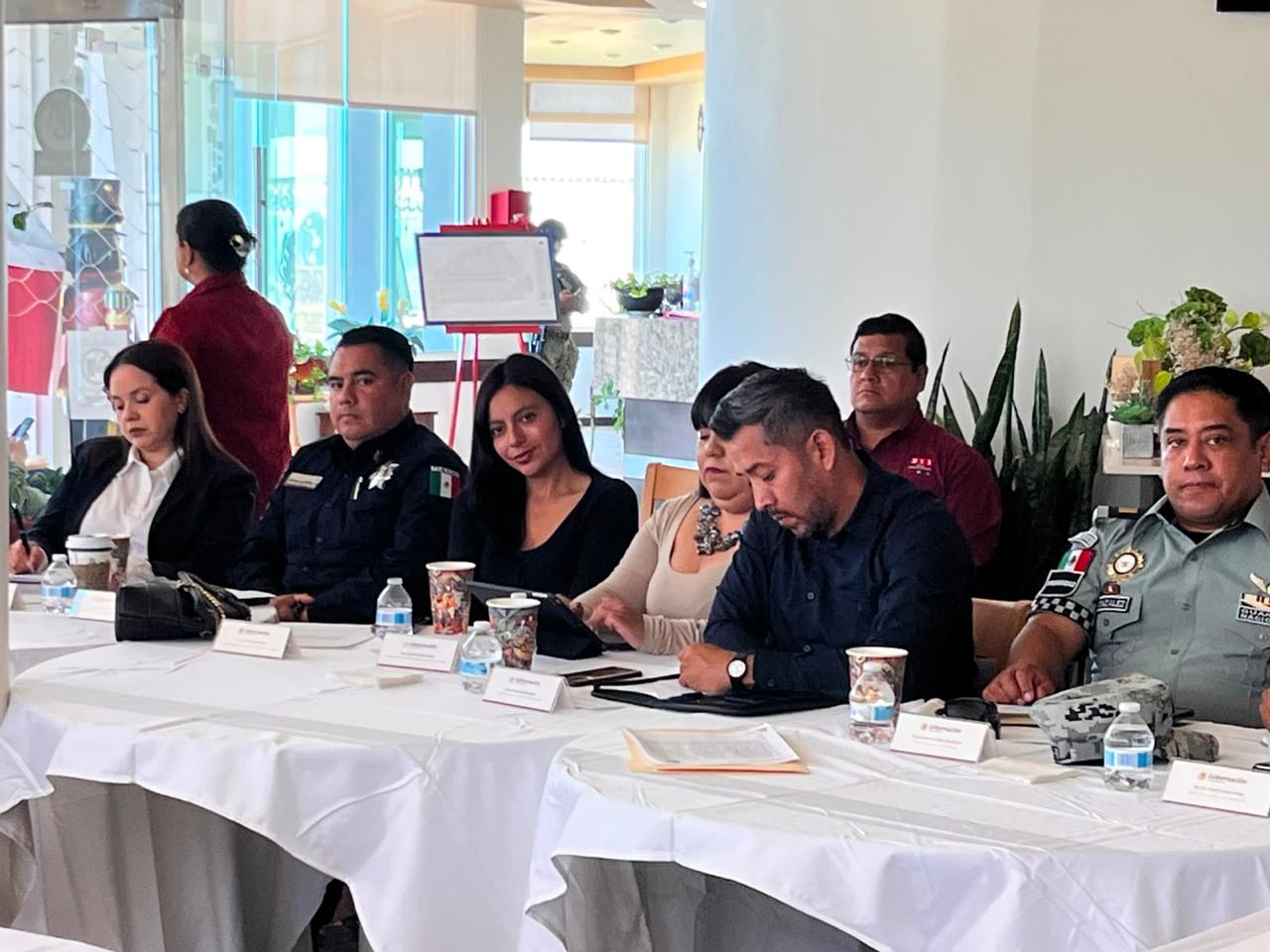 Mesa de trabajo en materia de seguridad con autoridades federales, estatales y municipales.